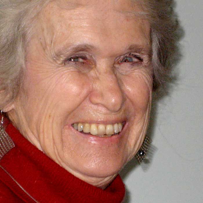  Eva Leveton
